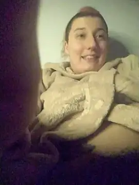 Snapshot of h4cMorganaEvelynn chatting on November 5, 2025, 10:43 pm h4cMorganaEvelynn online show from November 5, 2025, 10:43 pm