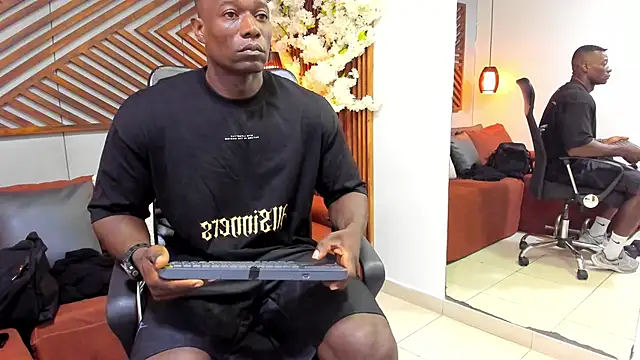 MarcusBlack  online show from November 14, 2025, 11:42 am