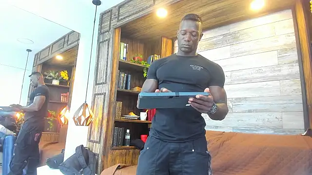 MarcusBlack  online show from February 7, 2026, 1:37 pm