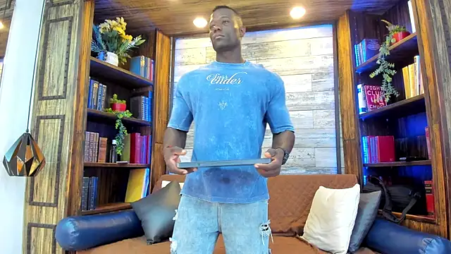 Snapshot of MarcusBlack_ chatting on July 13, 2026, 2:31 pm MarcusBlack online show from July 13, 2026, 2:31 pm