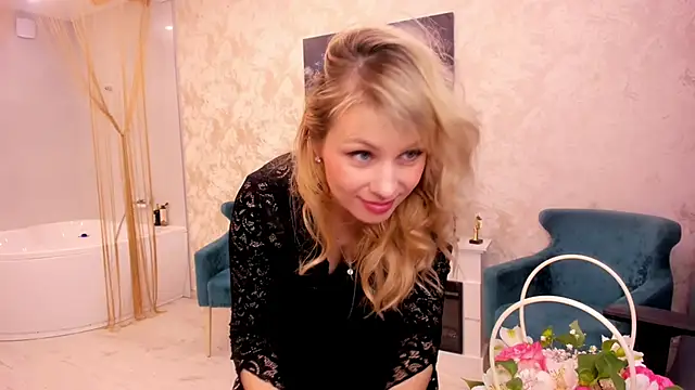 LindaSandy 1 online show from February 15, 2026, 7:51 am