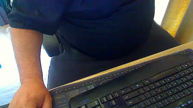 Snapshot of latexsub75 chatting on February 10, 2026, 10:14 pm latexsub75 online show from February 10, 2026, 10:14 pm