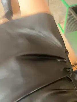 xiaoyuan01 online show from November 2, 2025, 1:41 am