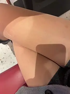 xiaoyuan01 online show from March 12, 2026, 1:56 am