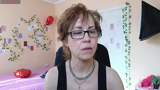 Snapshot of Ronda_Roni chatting on April 15, 2026, 5:25 am Ronda Roni online show from April 15, 2026, 5:25 am