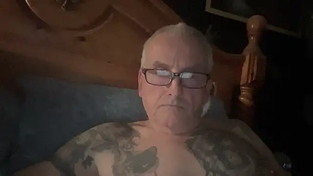Snapshot of poggles chatting on November 27, 2025, 9:39 pm poggles online show from November 27, 2025, 9:39 pm