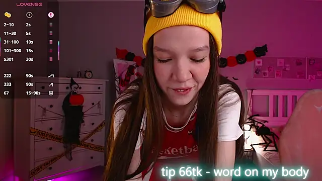 Snapshot of Shriya_Sarann chatting on October 29, 2025, 2:19 pm Shriya Sarann online show from October 29, 2025, 2:19 pm