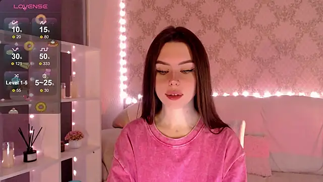 HolyMiax online show from October 9, 2025, 3:26 am