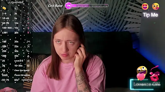 ChristyCrayme online show from June 19, 2026, 10:02 pm