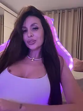 LunaBex online show from October 2, 2025, 5:09 pm