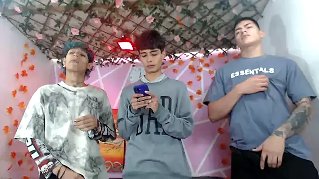 Snapshot of Bastian_boyshot77 chatting on October 28, 2025, 3:36 pm Bastian boyshot77 online show from October 28, 2025, 3:36 pm