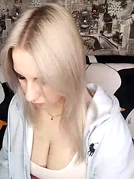 HoneyNelly online show from March 24, 2026, 11:32 pm