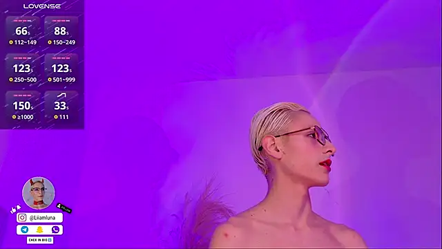 Snapshot of liiamluna_ chatting on February 3, 2026, 9:14 am liiamluna online show from February 3, 2026, 9:14 am