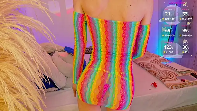 liiamluna  online show from June 19, 2026, 1:04 pm