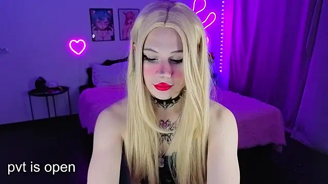 Snapshot of your_little_eva chatting on October 5, 2025, 9:45 pm your little eva online show from October 5, 2025, 9:45 pm