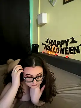 HaleyAyush online show from October 21, 2025, 5:24 pm