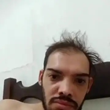 GuilhermeYuree online show from May 11, 2026, 9:15 am