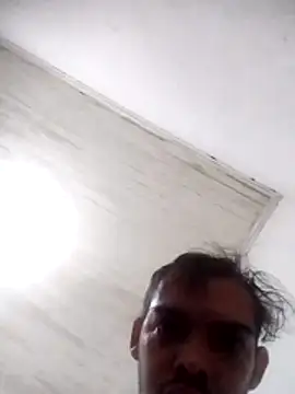 GuilhermeYuree online show from May 31, 2026, 9:16 am