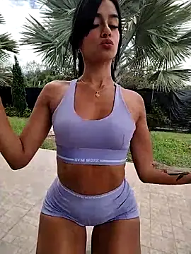 Juliana Xander online show from October 13, 2025, 3:56 pm