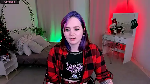 lunaalli online show from December 16, 2025, 9:20 pm