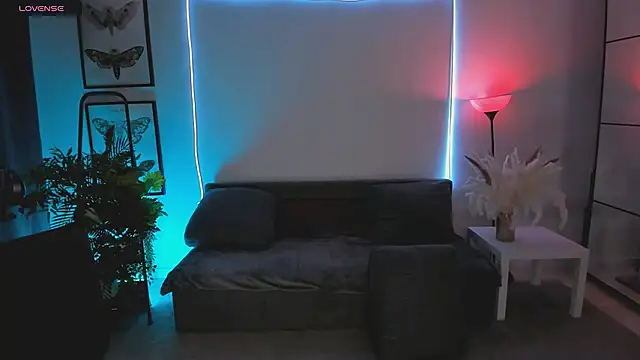 lunaalli online show from February 3, 2026, 2:53 am