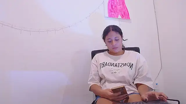 Snapshot of Aria_Arthur chatting on September 22, 2025, 7:38 pm Aria Arthur online show from September 22, 2025, 7:38 pm