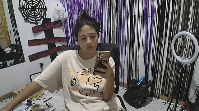 Snapshot of Aria_Arthur chatting on October 14, 2025, 9:43 am Aria Arthur online show from October 14, 2025, 9:43 am