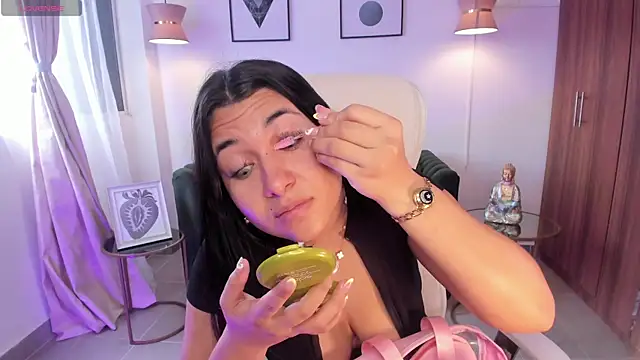 DANDARA THOM online show from November 26, 2025, 7:26 pm