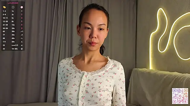 AlodiaAxley online show from October 17, 2025, 6:21 pm