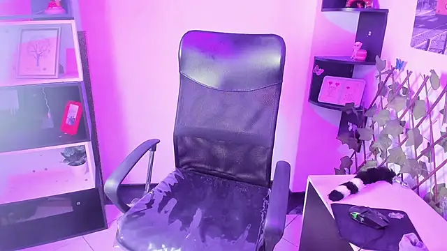 Snapshot of Miha_Cute chatting on October 23, 2025, 3:06 am Miha Cute online show from October 23, 2025, 3:06 am