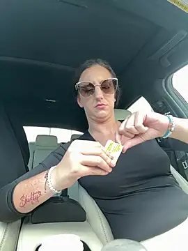 Snapshot of sweetsirenn chatting on October 1, 2025, 4:02 pm sweetsirenn online show from October 1, 2025, 4:02 pm