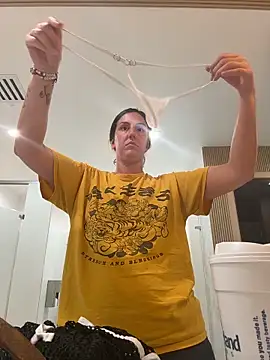 Snapshot of sweetsirenn chatting on November 8, 2025, 2:06 pm sweetsirenn online show from November 8, 2025, 2:06 pm