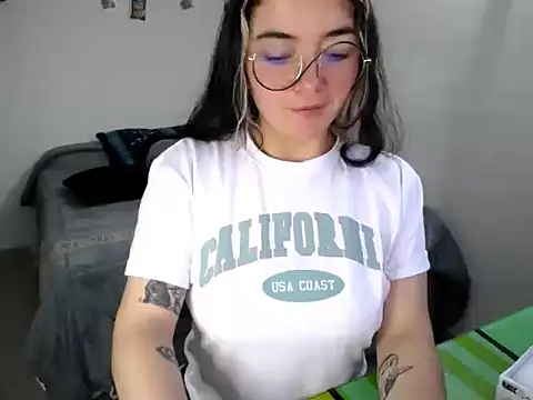 Snapshot of Came-II chatting on October 27, 2025, 10:41 am Came-II online show from October 27, 2025, 10:41 am