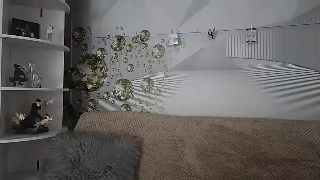 Snapshot of EvoletteLouLou chatting on November 7, 2025, 4:51 pm EvoletteLouLou online show from November 7, 2025, 4:51 pm