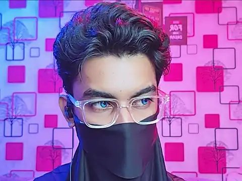 Snapshot of ChiseledCharm chatting on October 9, 2025, 7:12 pm ChiseledCharm online show from October 9, 2025, 7:12 pm