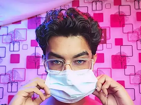 Snapshot of ChiseledCharm chatting on October 31, 2025, 6:20 pm ChiseledCharm online show from October 31, 2025, 6:20 pm