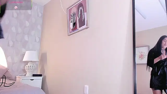 isabella milf  online show from October 8, 2025, 7:11 pm