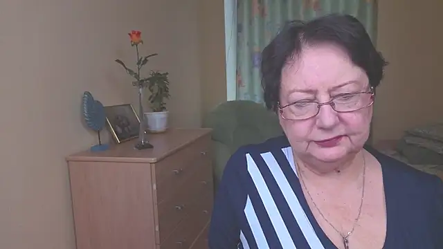 Snapshot of Margo_Moll chatting on December 21, 2025, 8:43 am Margo Moll online show from December 21, 2025, 8:43 am