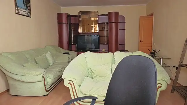 Margo Moll online show from February 8, 2026, 9:34 am