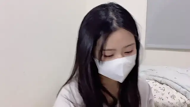 Snapshot of LHeart chatting on October 7, 2025, 2:47 pm LHeart online show from October 7, 2025, 2:47 pm