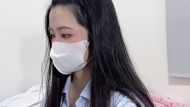 Snapshot of LHeart chatting on November 7, 2025, 1:33 pm LHeart online show from November 7, 2025, 1:33 pm