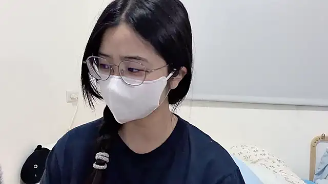 Snapshot of LHeart chatting on April 5, 2026, 2:25 pm LHeart online show from April 5, 2026, 2:25 pm