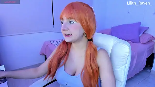 Snapshot of Lilith_Raven_ chatting on October 1, 2025, 5:13 am Lilith Raven online show from October 1, 2025, 5:13 am