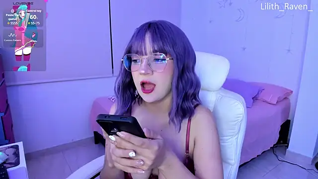 Snapshot of Lilith_Raven_ chatting on October 24, 2025, 3:14 am Lilith Raven online show from October 24, 2025, 3:14 am