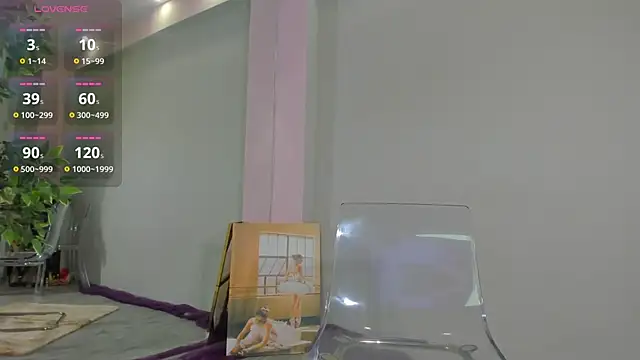 Snapshot of MayaHellen chatting on October 10, 2025, 5:17 am MayaHellen online show from October 10, 2025, 5:17 am