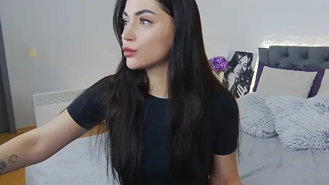 Snapshot of Agnessa chatting on October 21, 2025, 7:31 am Agnessa online show from October 21, 2025, 7:31 am