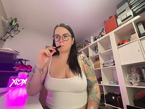 annalea85 online show from February 13, 2026, 10:11 am