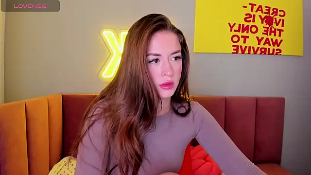 Snapshot of StacyWells chatting on September 14, 2025, 2:33 am StacyWells online show from September 14, 2025, 2:33 am