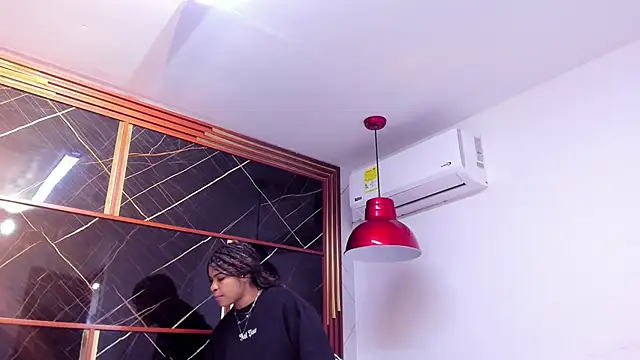 HannyThompson online show from September 26, 2025, 12:20 pm