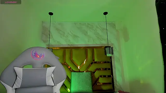 Luciifeer  online show from October 25, 2025, 6:57 pm